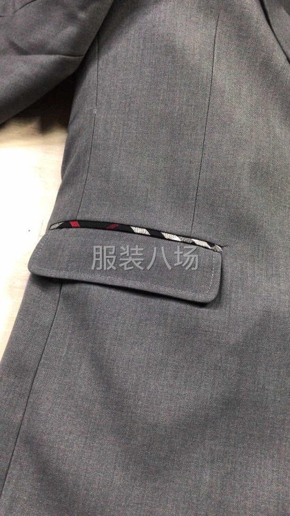 缝纫工10人，烫工2人.锁眼，订扣1人，生产组长领班1人。-第3张图片