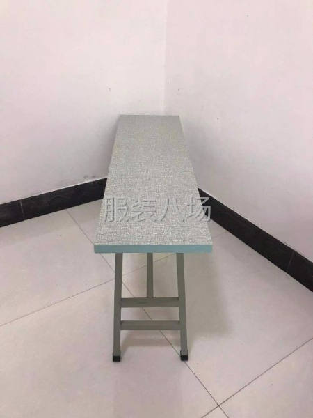 裁床臺(tái) 裁剪臺(tái) 縫紉機(jī)臺(tái)板轉(zhuǎn)讓-第1張圖片