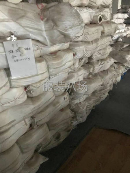 现金回收厂家库存尾货毛纱，毛衣，连衣裙-第3张图片