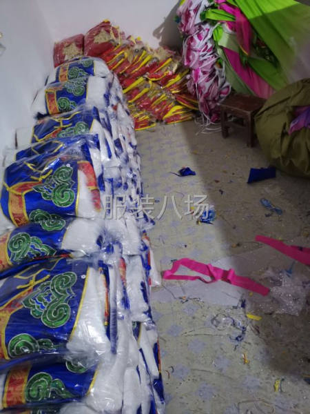 承接女装单件，演出服饰等各种加工订单。-第2张图片