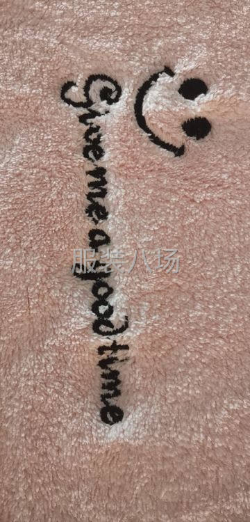 專業承接繡花平繡 袖套.圍巾.服裝.童裝.帽子 便褲 鞋子-第4張圖片