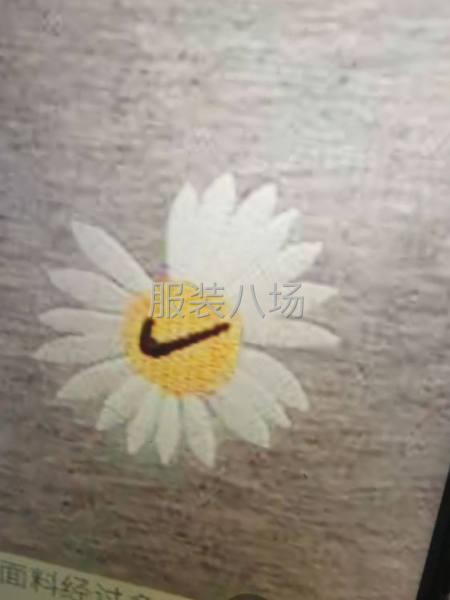 專業承接繡花平繡 袖套.圍巾.服裝.童裝.帽子 便褲 鞋子-第2張圖片