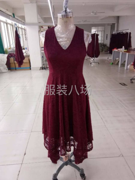 承接各种连衣裙加工，手工订珠。-第1张图片