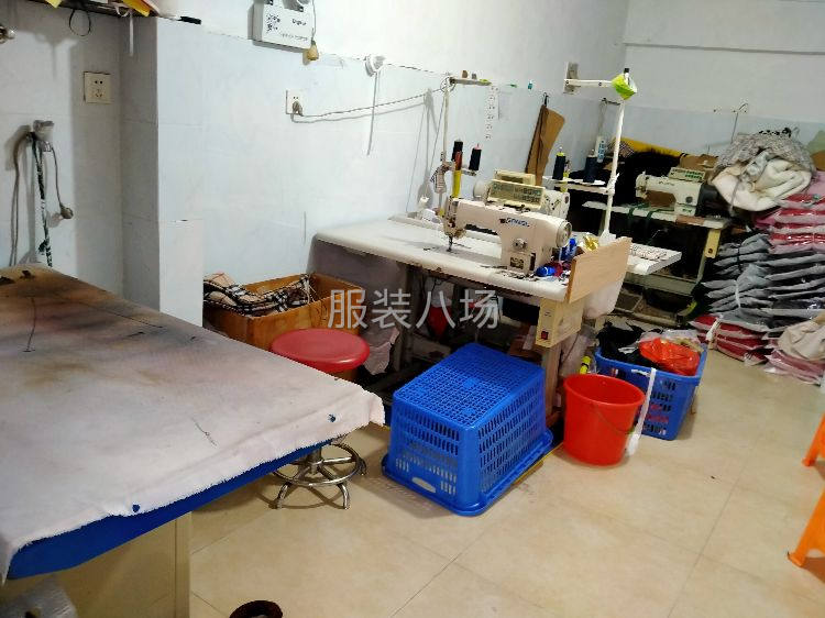 夫妻俩有十几年的服装经验 整件-第1张图片