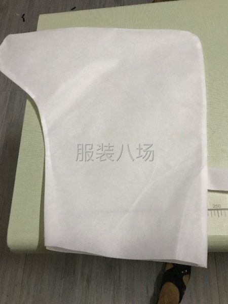 承接各类服装、箱包、鞋套、围嘴、罩衫、等加工活。-第7张图片