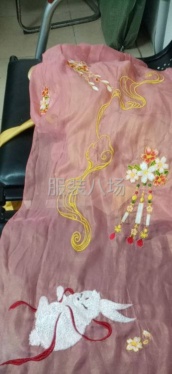 绣花加工，主产品汉服刺绣-第1张图片