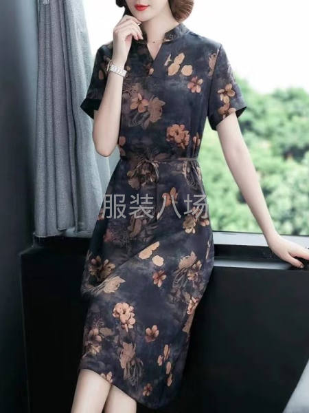 本人在郑州北环附近承接团体定制外加工各种各样服装-第1张图片