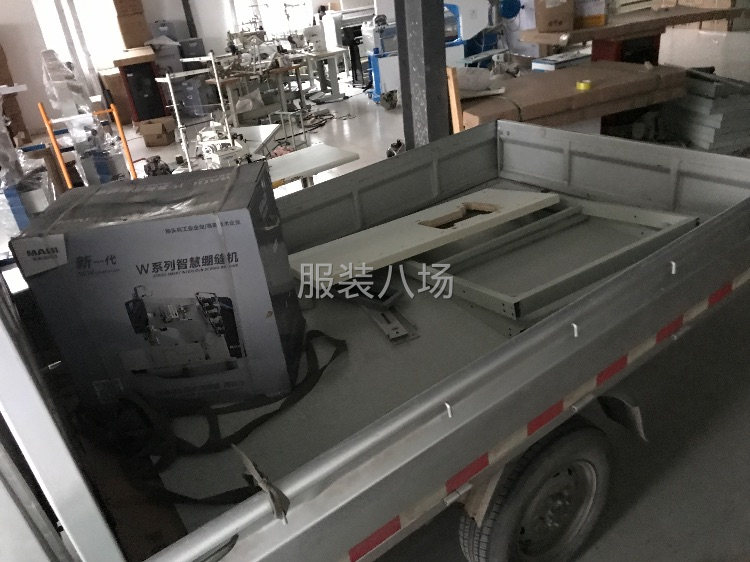 日本兄弟电脑平机100多台，圆头锁眼，电脑钉扣机-第2张图片