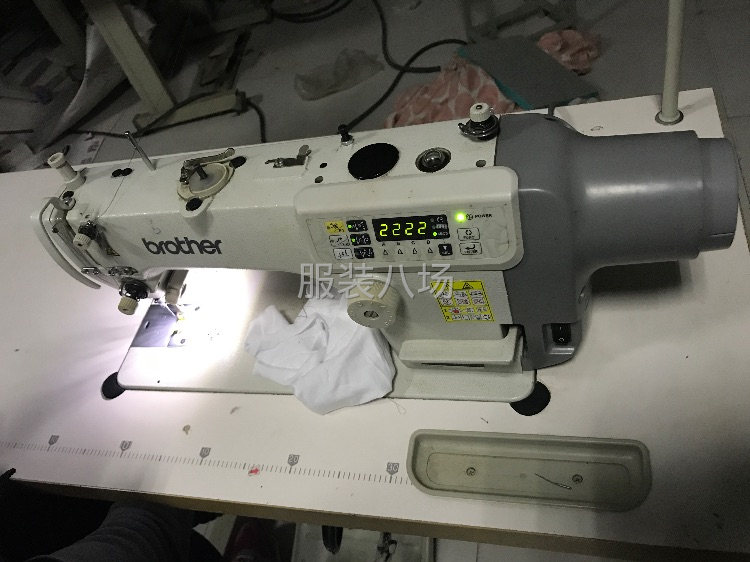 日本兄弟电脑平机100多台，圆头锁眼，电脑钉扣机-第3张图片