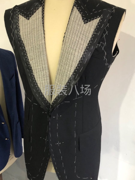 招聘男装西服车工-第1张图片