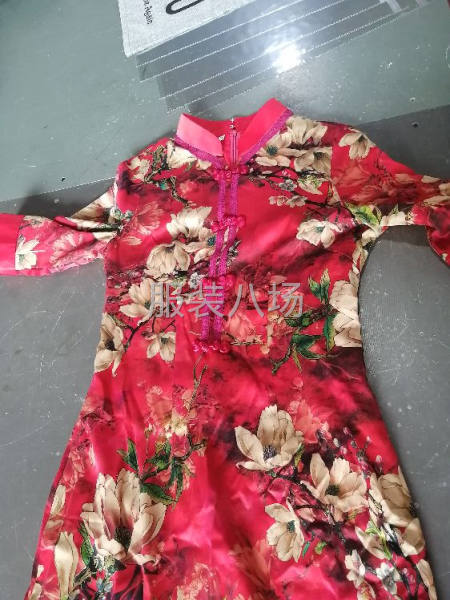 專業(yè)生產(chǎn)旗袍-第3張圖片