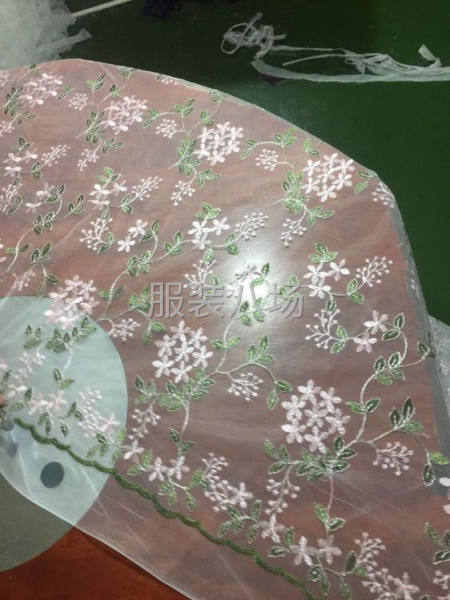各种绣花面料-第2张图片