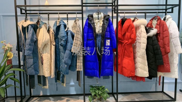 广州曼莎服饰批发国内一二线品牌折扣女装-第3张图片