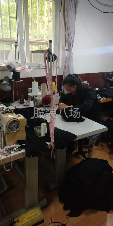 承接各类针织梭织女时装，校服加工-第1张图片