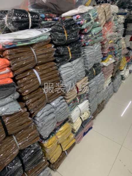 现货2-8元的服装 服装批售虎门仓库-第1张图片
