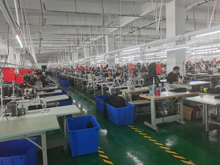 承接服装  毛衫加工，工厂有1000人，产能有保障-第1张图片
