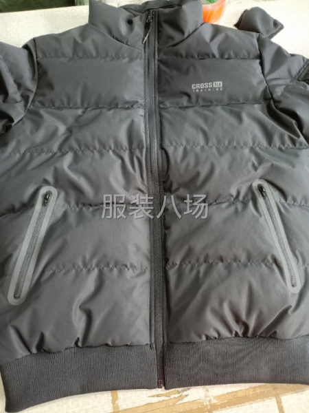 羽绒服款式简单，工价高，单量大，可做3个月。-第1张图片