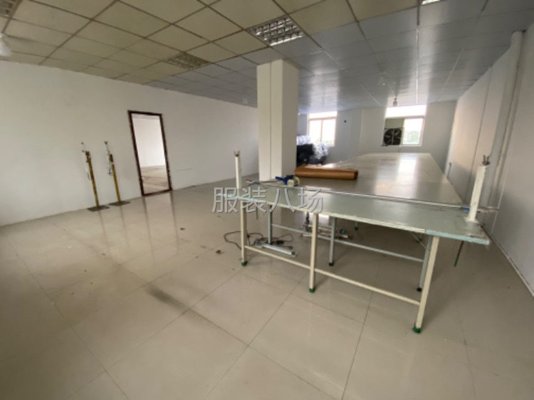 本公司專業(yè)承接外貿(mào)浴袍 內(nèi)銷法蘭絨睡衣 三針五線梭織瑜伽服等-第3張圖片