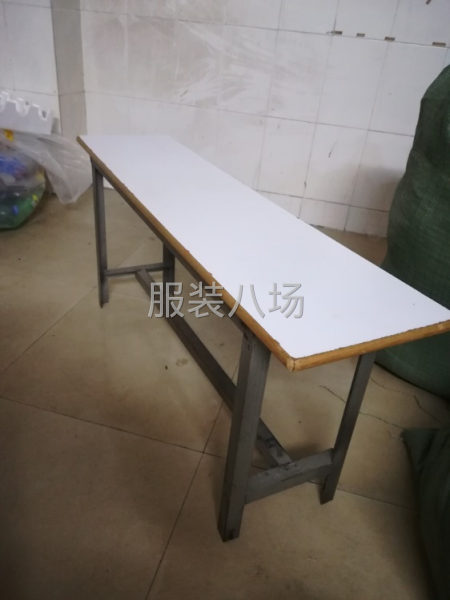 博美廣場  5個膠凳，10框子，2個長凳，100元便宜處理-第1張圖片