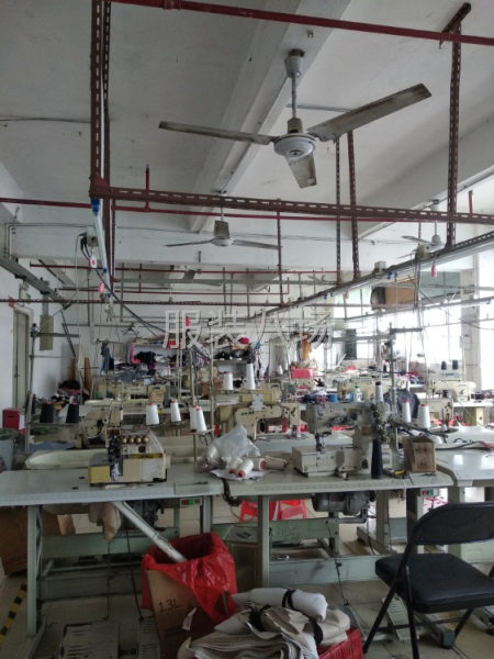 200平生产中服装加工厂白菜价转让-第1张图片