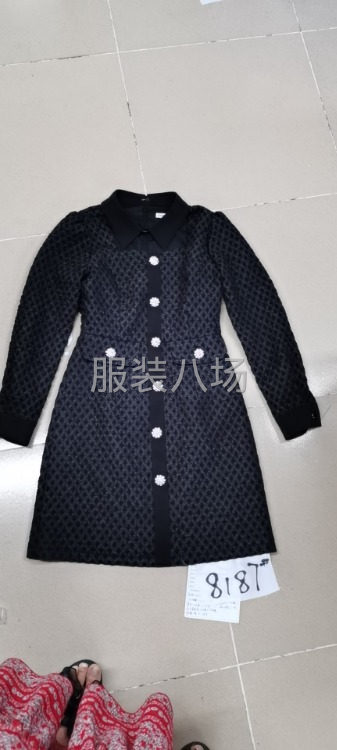 衛衣四線三名，砍車一名，平車兩名。
梭織整件車位六名。-第4張圖片