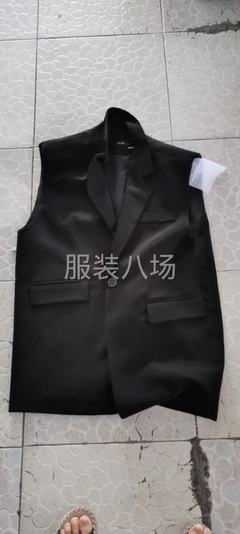 衛衣四線三名，砍車一名，平車兩名。
梭織整件車位六名。-第6張圖片