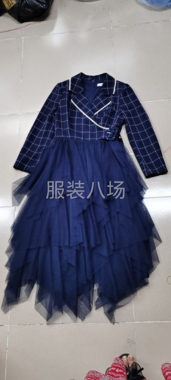 衛衣四線三名，砍車一名，平車兩名。
梭織整件車位六名。-第3張圖片