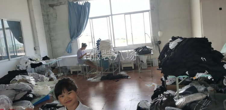 找加工厂或夫妻对拿回家做首单几百件款多，拉链衫卫衣棉衣裤子-第1张图片