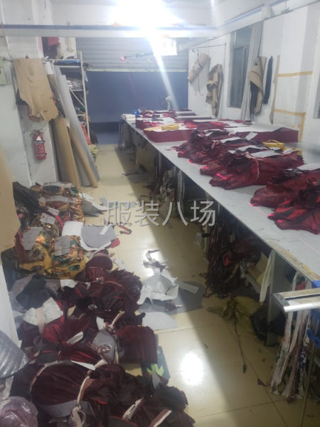 女裝自產銷，現招聘做整件車工 最好一對 9千～1.3不等-第1張圖片