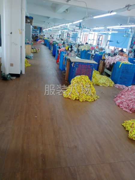 承接服装加工，裤子衣服，质量好，速度快，工厂三十多个工人，-第1张图片