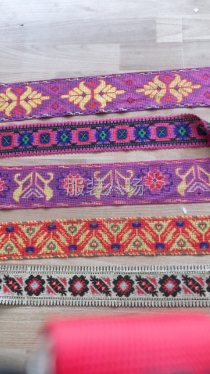 工厂在成都附近有需要裁片加工，服装绣花面料，家纺条码各种绣花-第9张图片