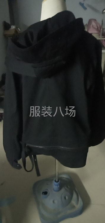 本厂有15名熟练机工！主做女上装——风衣，棉衣,期待与你合作-第1张图片