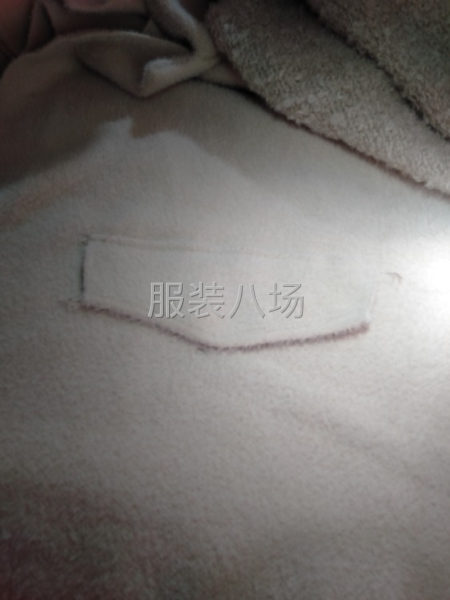 急招熟练平车工五名，做女装大衣上口袋，合大针，款式简单，价格-第1张图片