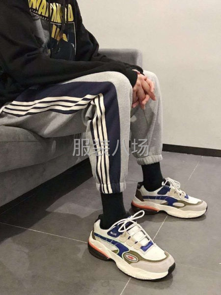 本廠長年做褲子，衛衣需招熟練車工自訂自縫多名！-第1張圖片