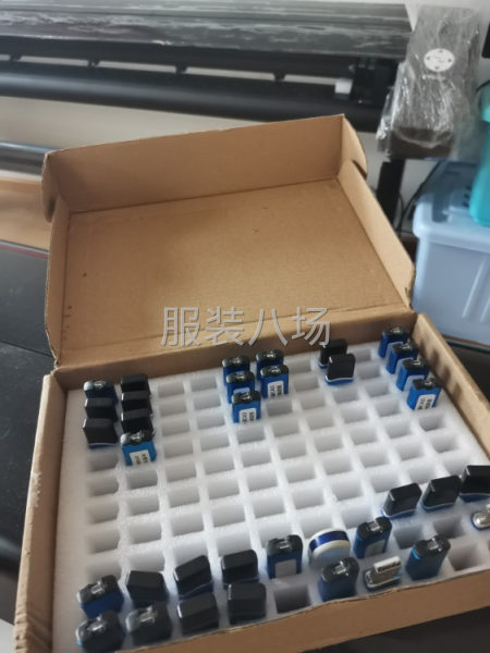 服裝設(shè)備大促銷：嘜架機(jī)繪圖儀，電腦裁床，針?biāo)髢捎米詣?dòng)拉布機(jī)-第9張圖片