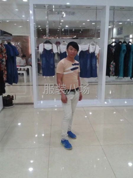 随时接单，夫妻俩做服装十多年-第1张图片