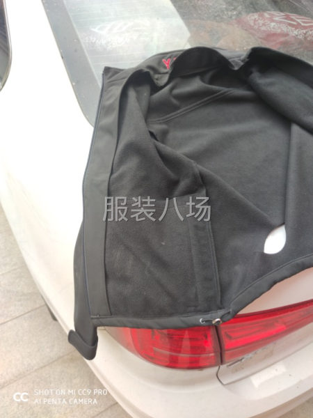 100D复合摇粒，锁边开衫外发-第1张图片