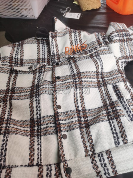 服装招整件车位-第1张图片