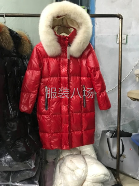 本公司自产自销急招做羽绒服整件车位15名 款式简单做好结账-第1张图片