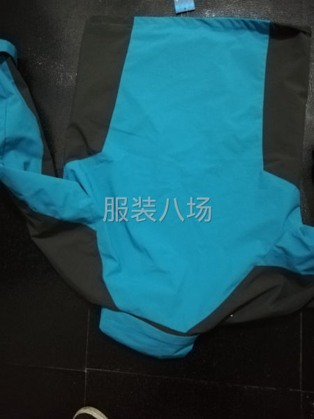 校服冲锋衣，一个款3000件，马上能上线的工厂联系-第2张图片