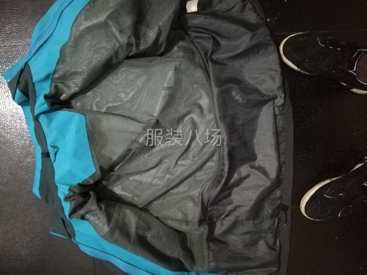 校服冲锋衣，一个款3000件，马上能上线的工厂联系-第5张图片