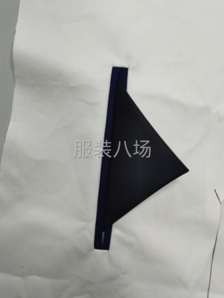 服裝激光開袋機，一字袋，雙眉袋，拉鏈袋，露齒袋圓頭袋，等一系-第2張圖片