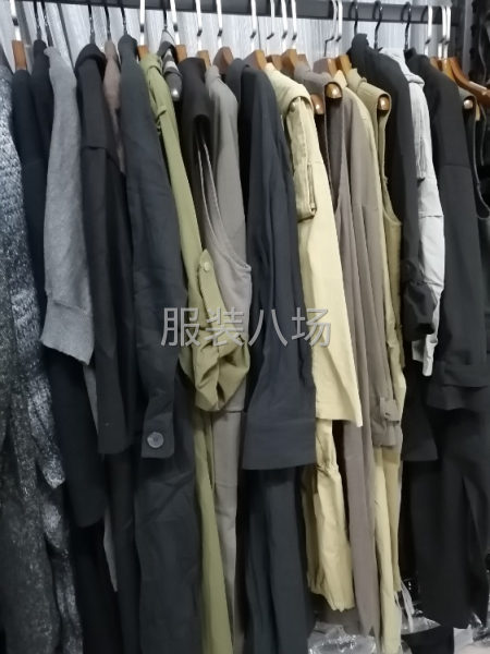 高档秋冬女装，品牌直销，欢迎光临选购！-第4张图片
