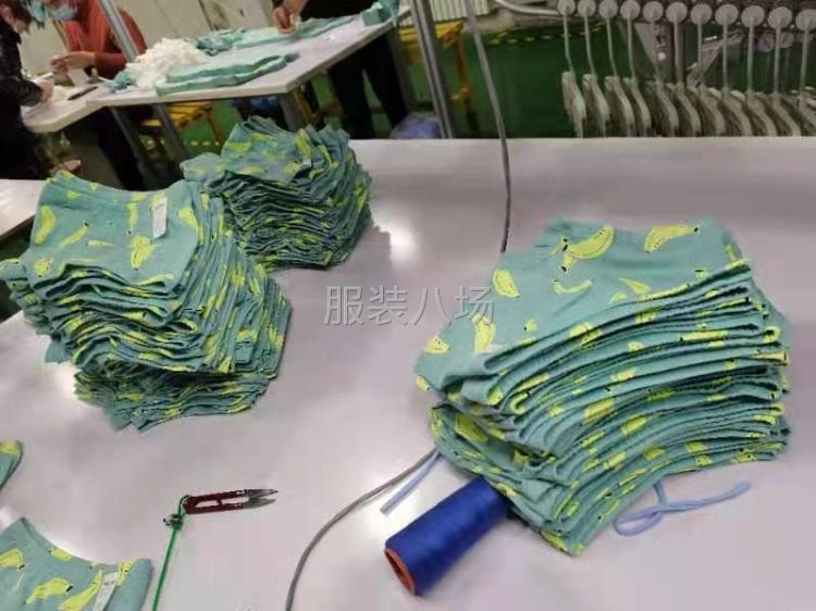 本厂有1000名以上熟练车工，设有针织车间+梭织车间。-第7张图片