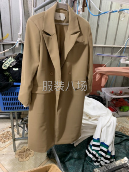 招过年不回家的整件车位，小西服和风衣量大-第3张图片