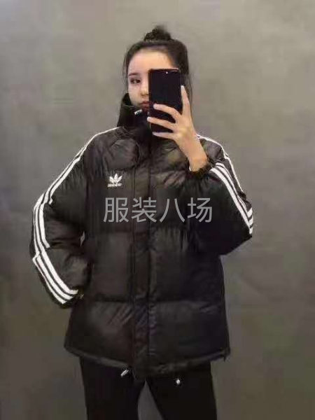 服裝廠一次性處理新款羽絨服，給錢就賣，1200多件-第1張圖片