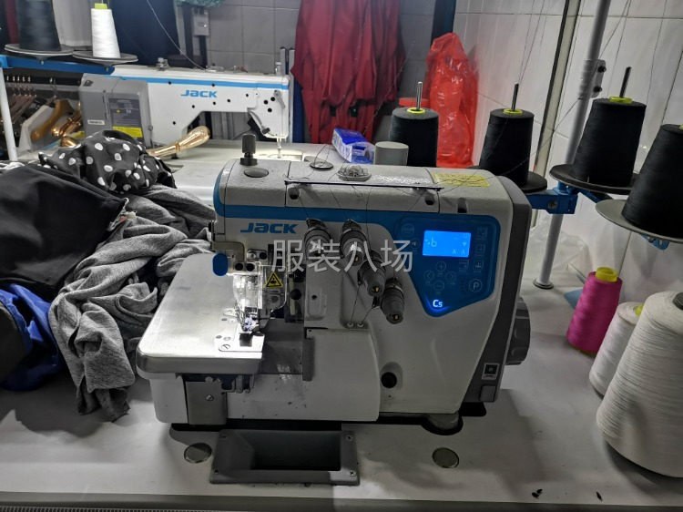 服装店衣车转让