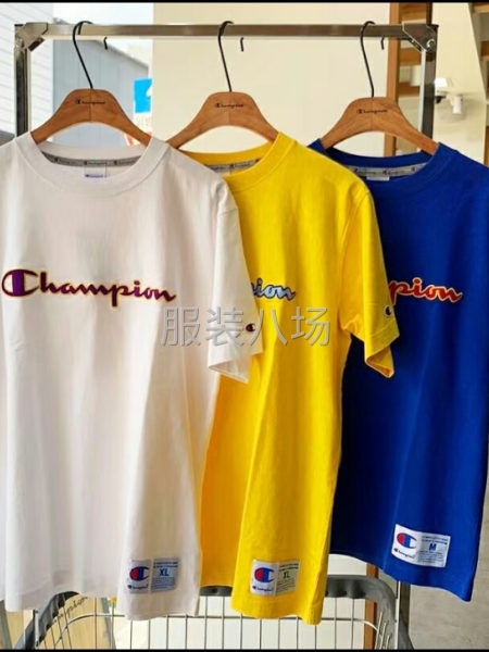 服装加工厂承接各种针织男女上衣裤子。工人十人左右。-第1张图片