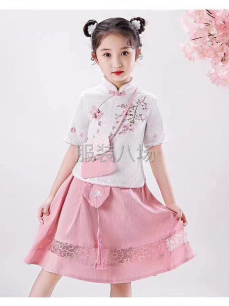 本公司常年已批发旗袍，童装旗袍为主生产销售一条龙服务-第1张图片