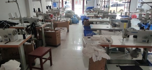 undefined - 本厂有50人常年生产羽绒服棉服有模板机 - 图1
